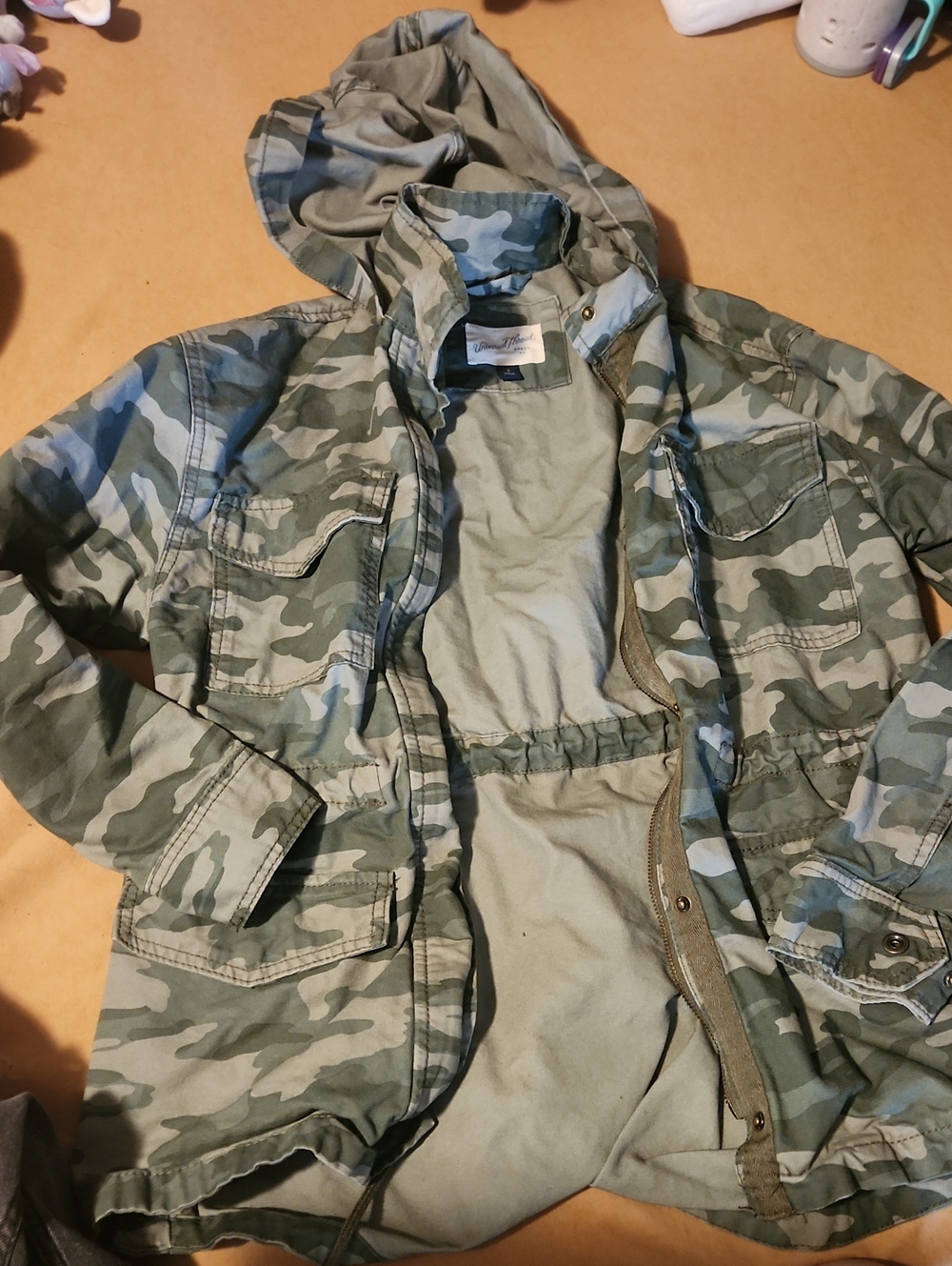 Universal Thread Women's Camo Hooded Raincoat - Green Camouflage